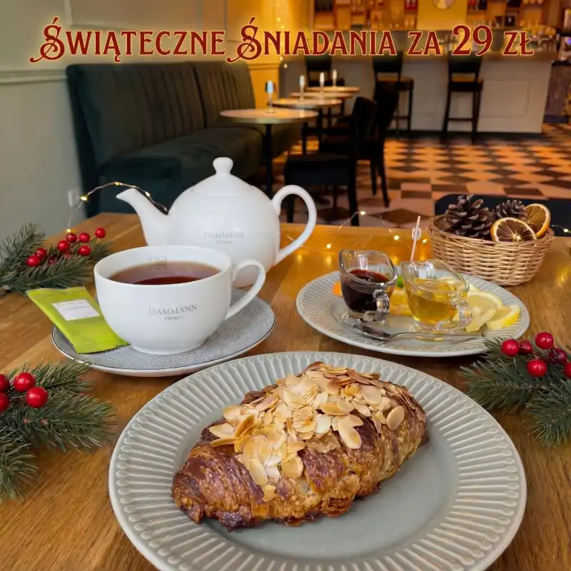 ☕ Holiday breakfast — almond croissant + Dammann Frères tea!